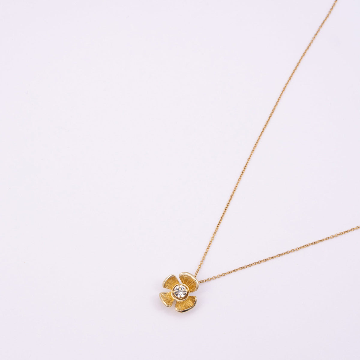 Kalliope Jewelry GK1963-101-322 baltā fona foto